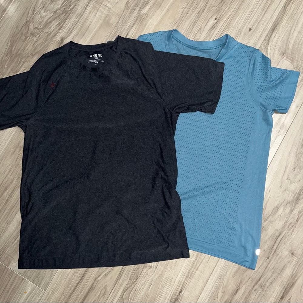 Lululemon and Rhône Dark Navy and Light Blue Short Sleeve Tees